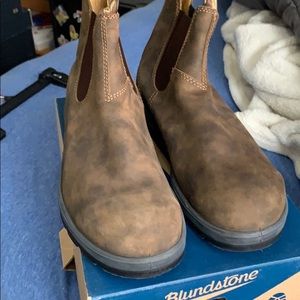 Blunder stone dress shoes brand new with box